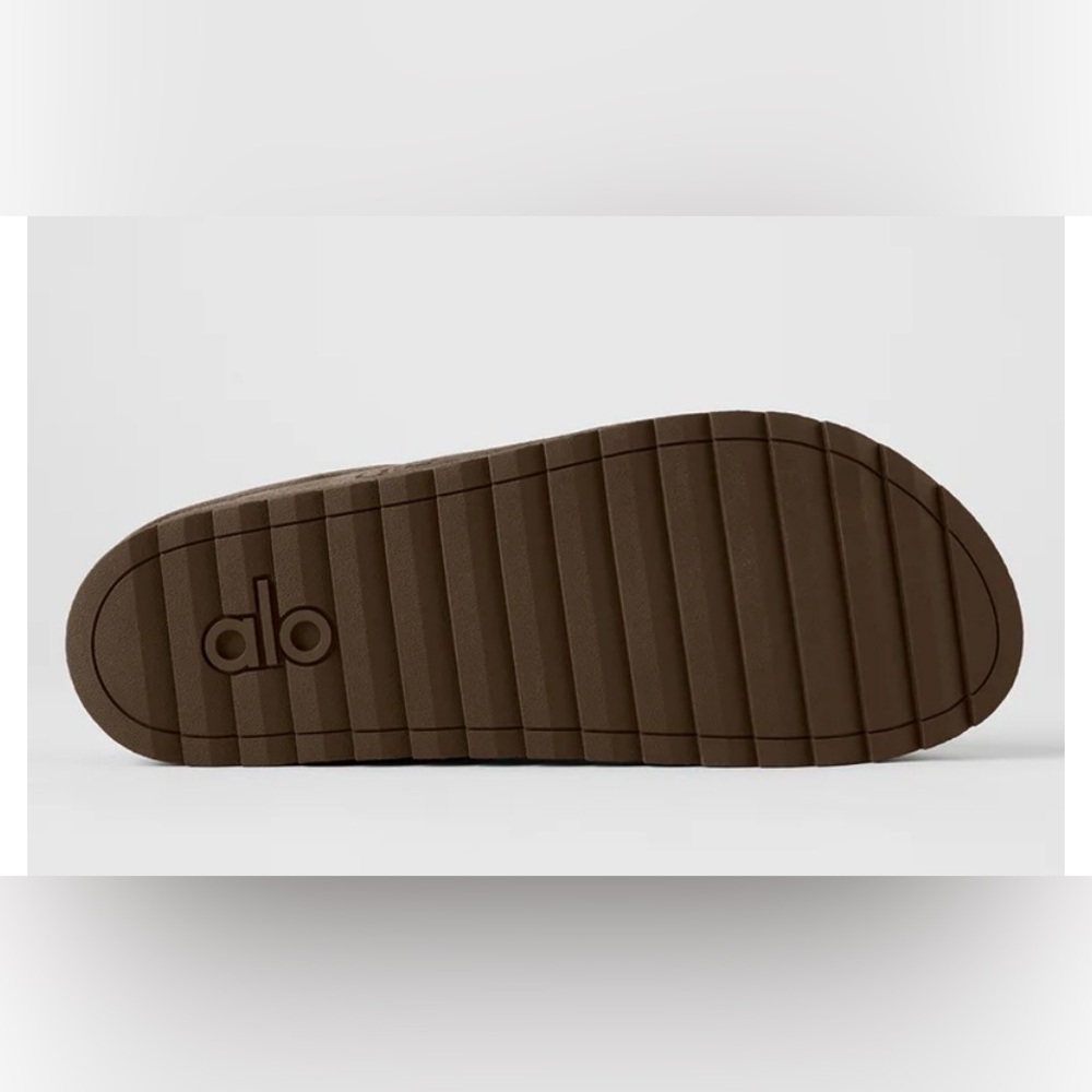 NWT Alo recovery yoga slippers - Picture 3 of 7